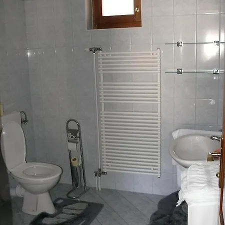 Apartmanhaz A Hazaterohoz Szigliget