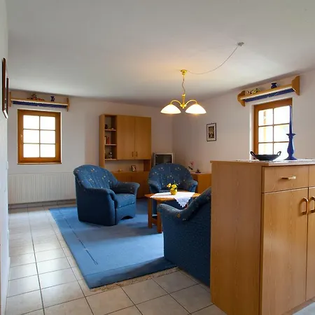 Apartmanhaz A Hazaterohoz Διαμέρισμα