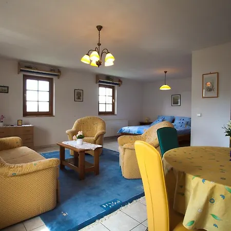 Apartmanhaz A Hazaterohoz