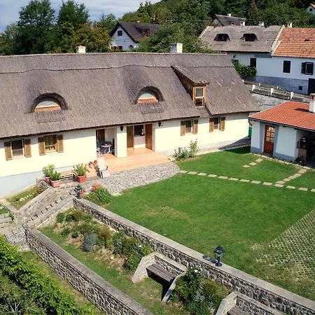 Apartmanhaz A Hazaterohoz *